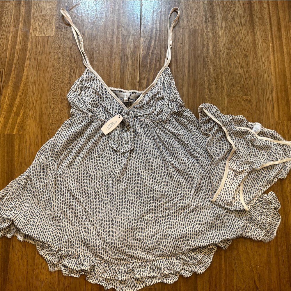 Soft and Sexy Vintage Victoria’s Secret Teddy Set.